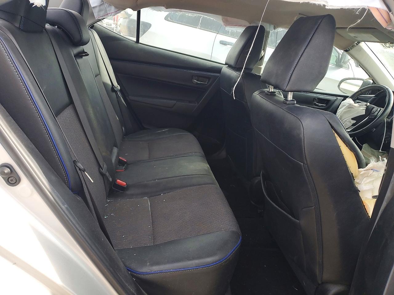 2017 TOYOTA COROLLA SE photo 10