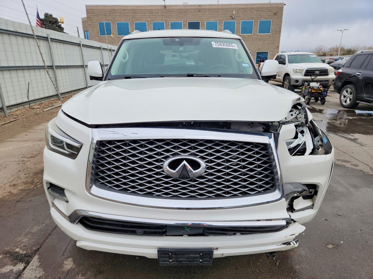2018 INFINITI QX80 BASE photo 5