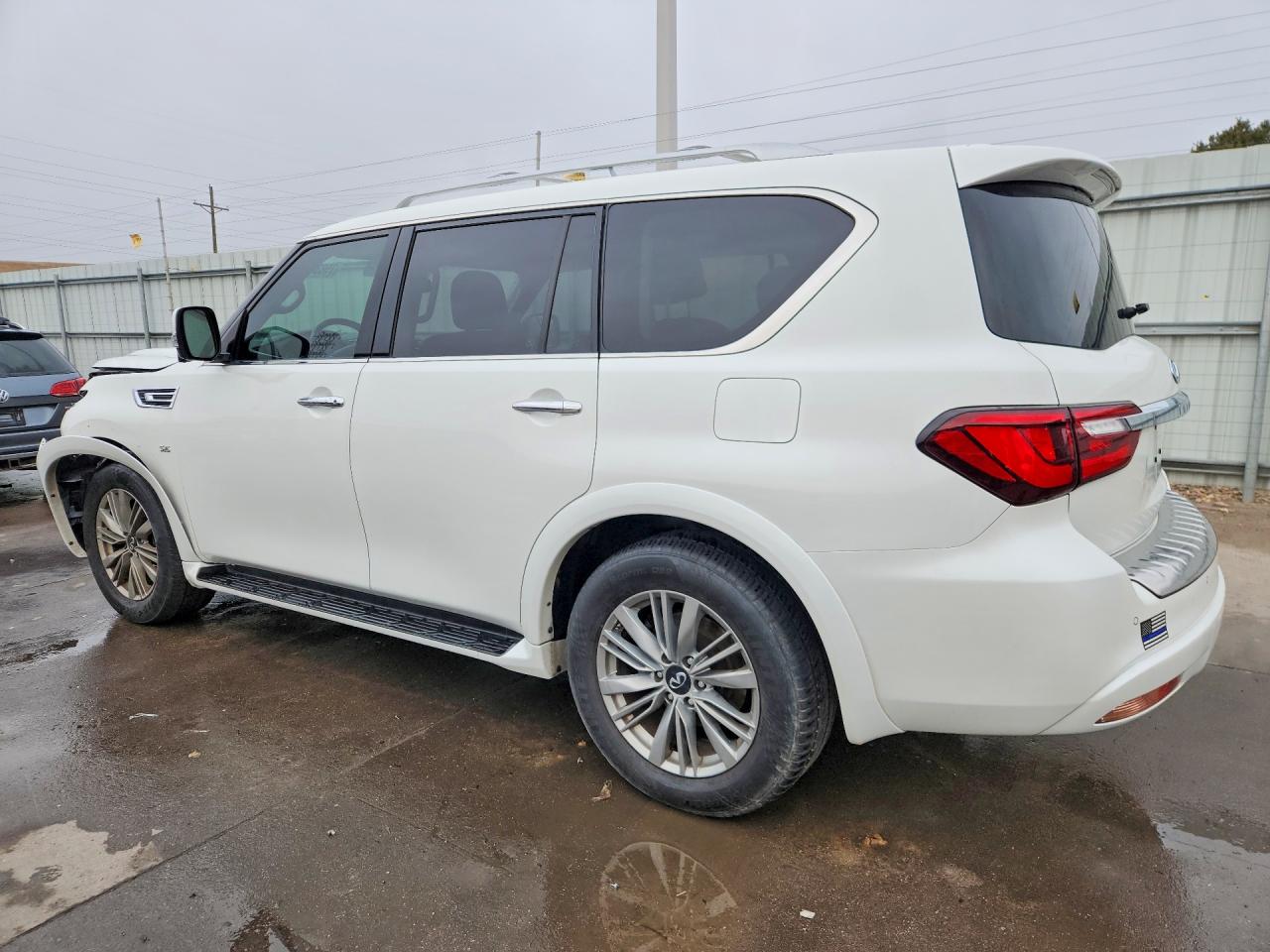 2018 INFINITI QX80 BASE photo 2