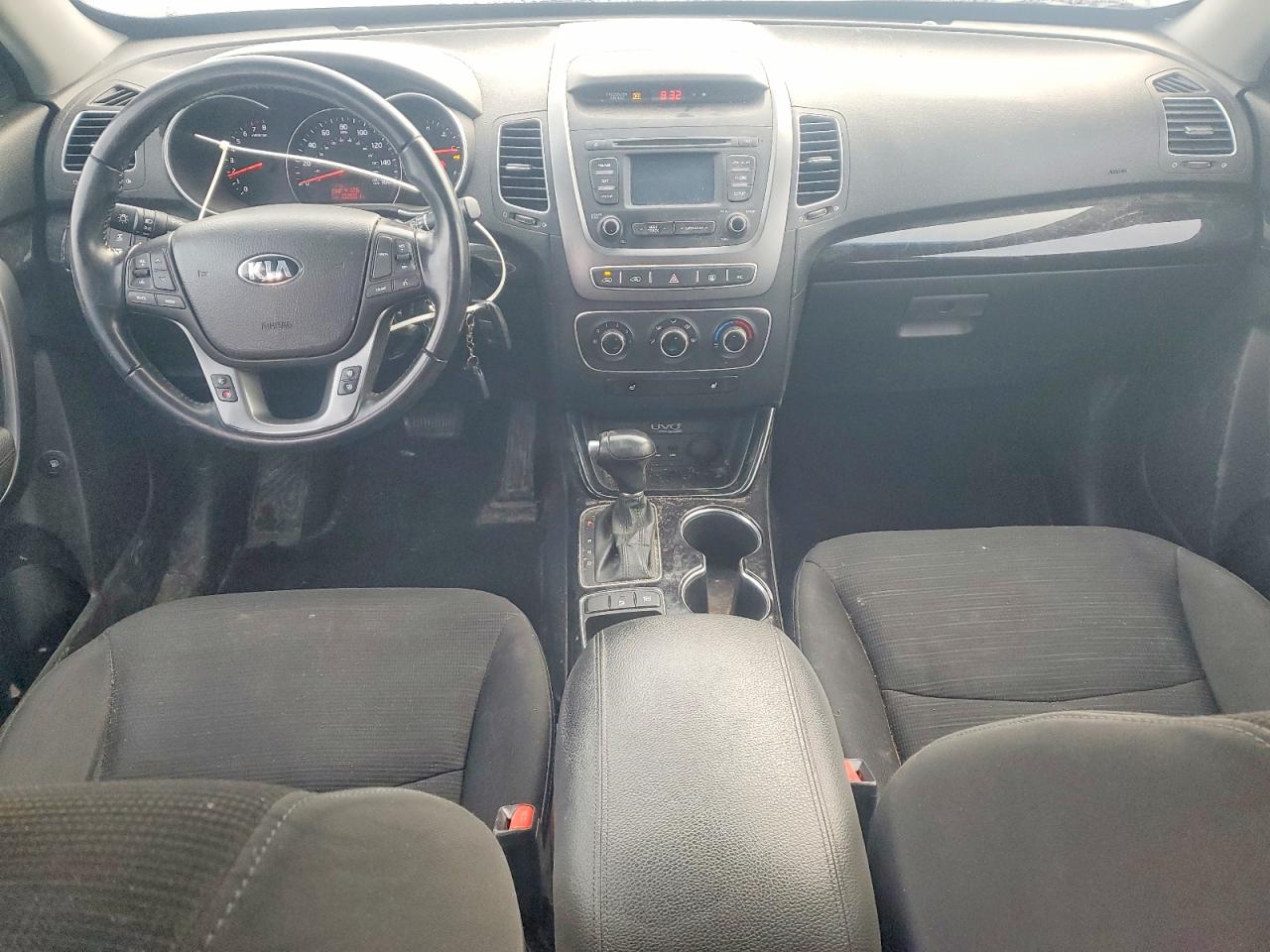 2015 KIA SORENTO LX photo 22
