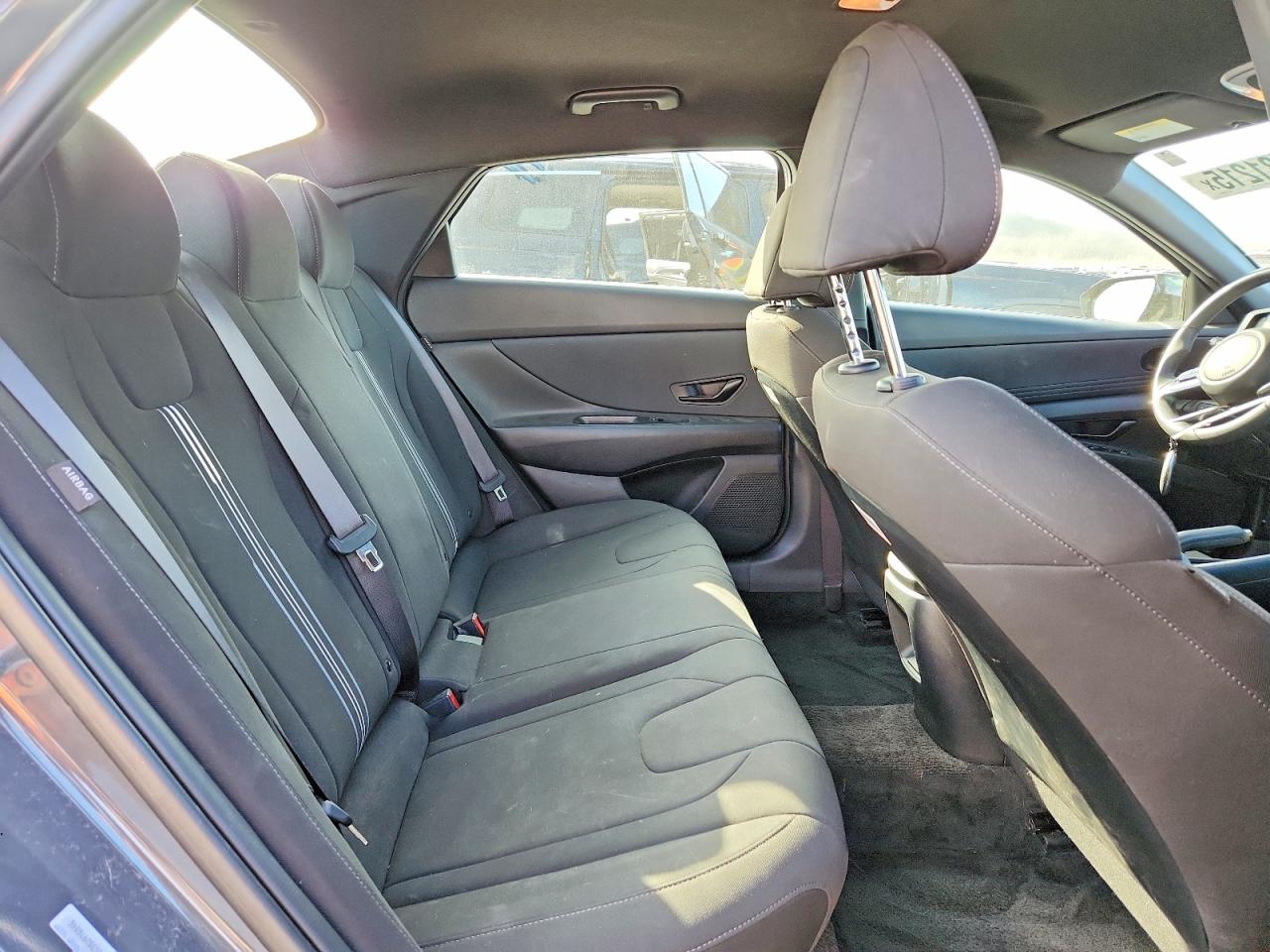 2025 HYUNDAI ELANTRA SEL SPORT photo 19