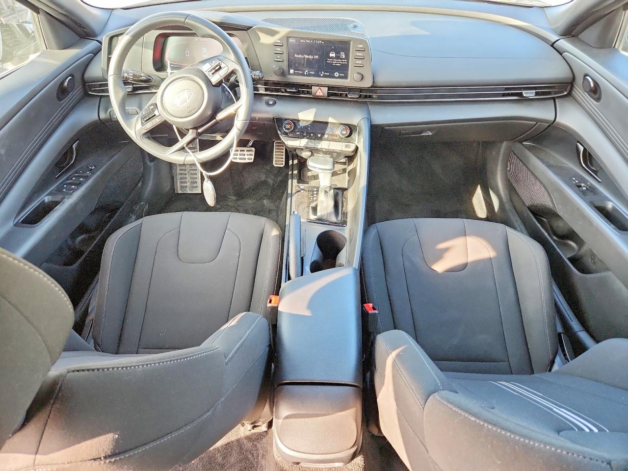 2025 HYUNDAI ELANTRA SEL SPORT photo 15