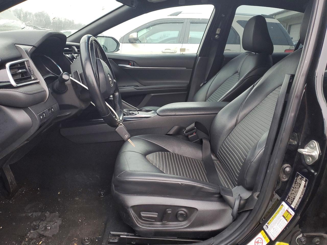 2018 TOYOTA CAMRY SE photo 13