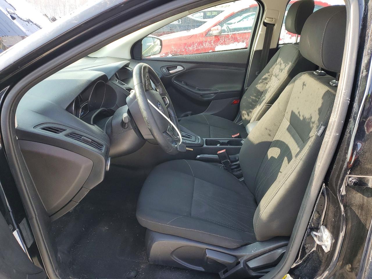 2018 FORD FOCUS SE photo 7