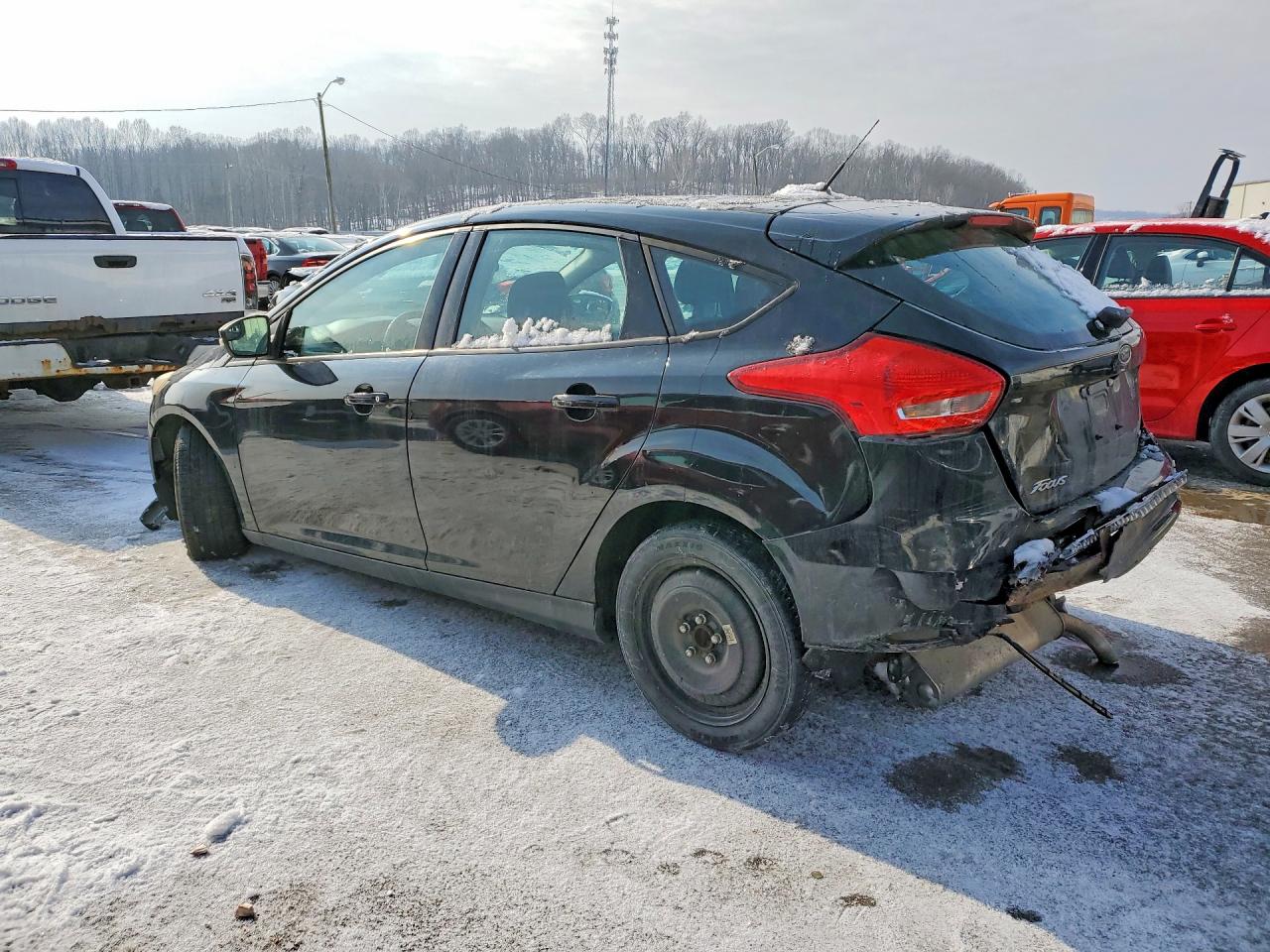 2018 FORD FOCUS SE photo 2