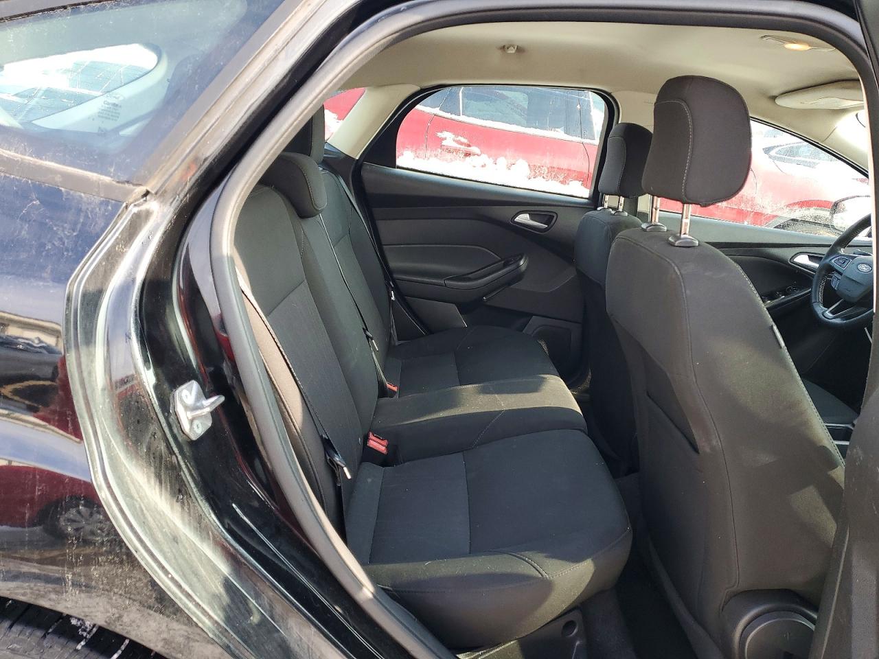 2018 FORD FOCUS SE photo 10