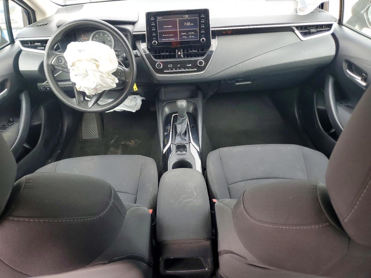 2020 TOYOTA COROLLA LE photo 8