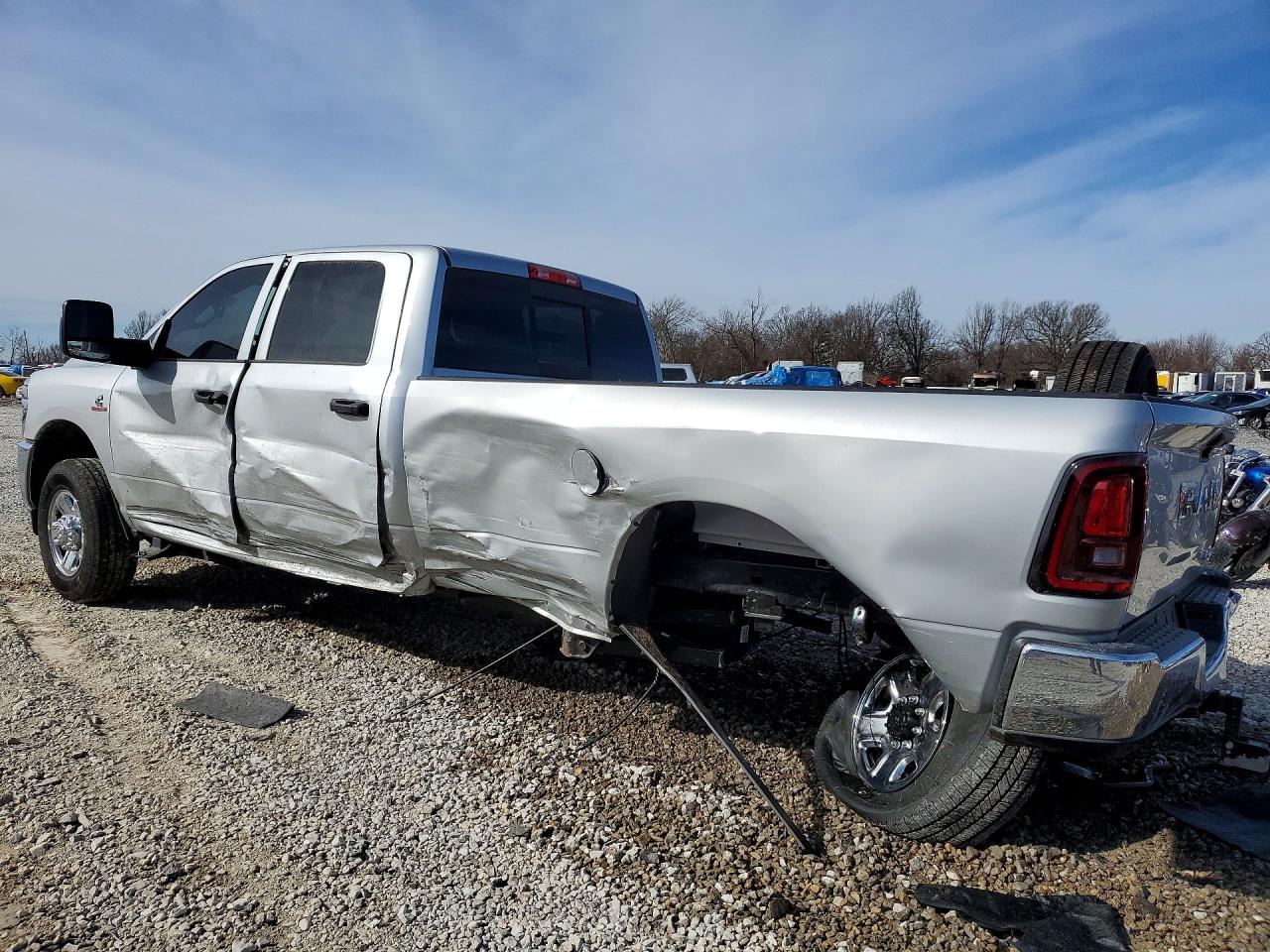 2026 RAM 2500 TRADESMAN photo 3