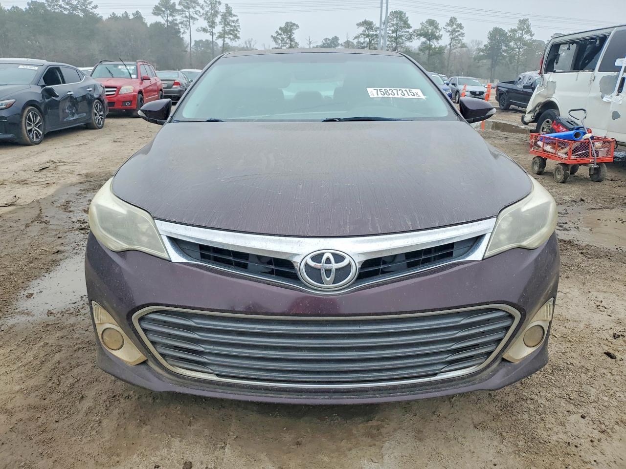 2013 TOYOTA AVALON photo 5