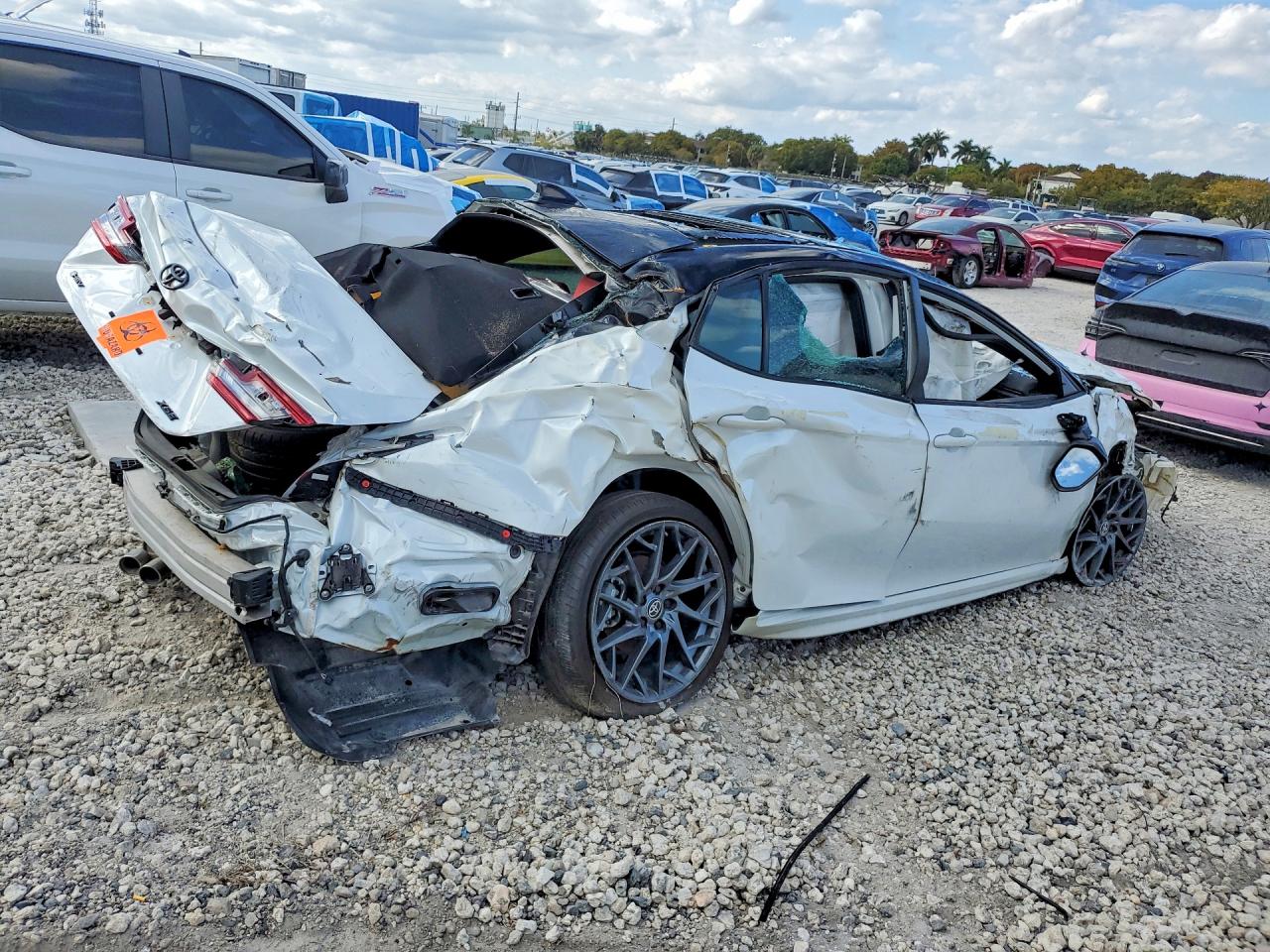 2025 TOYOTA CAMRY XSE photo 3