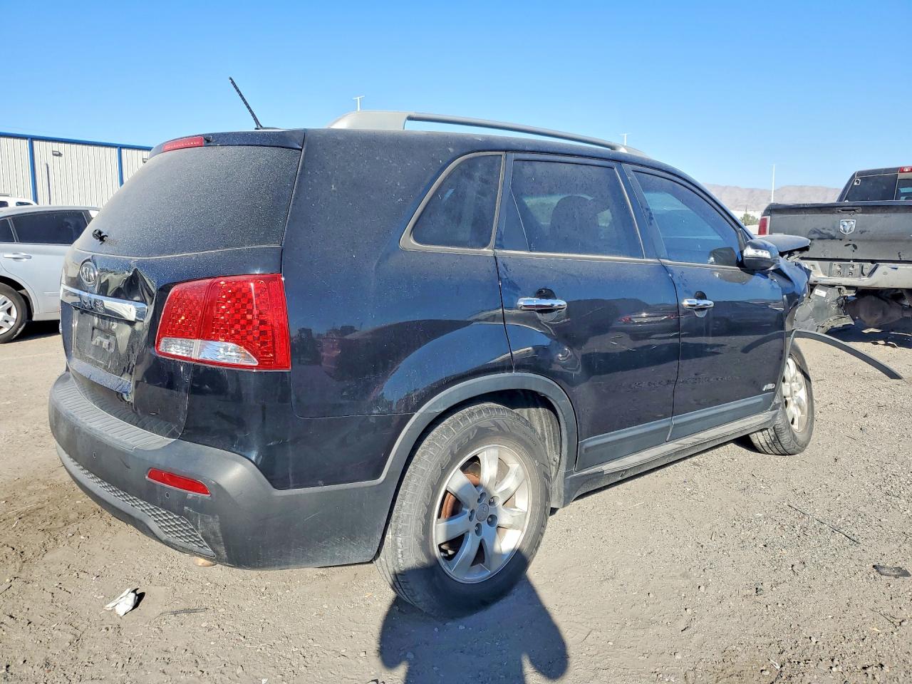 2012 KIA SORENTO BASE photo 3