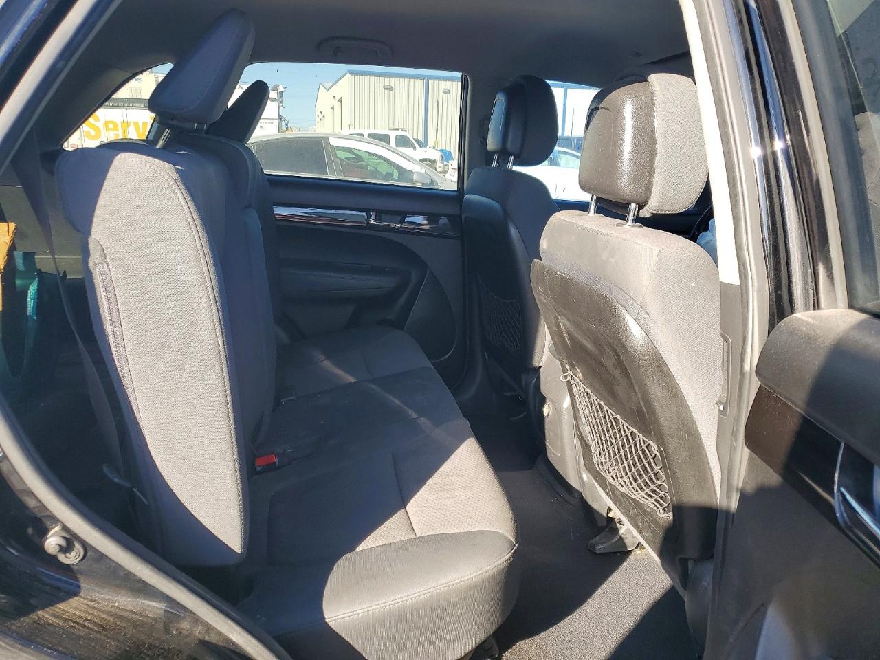 2012 KIA SORENTO BASE photo 11