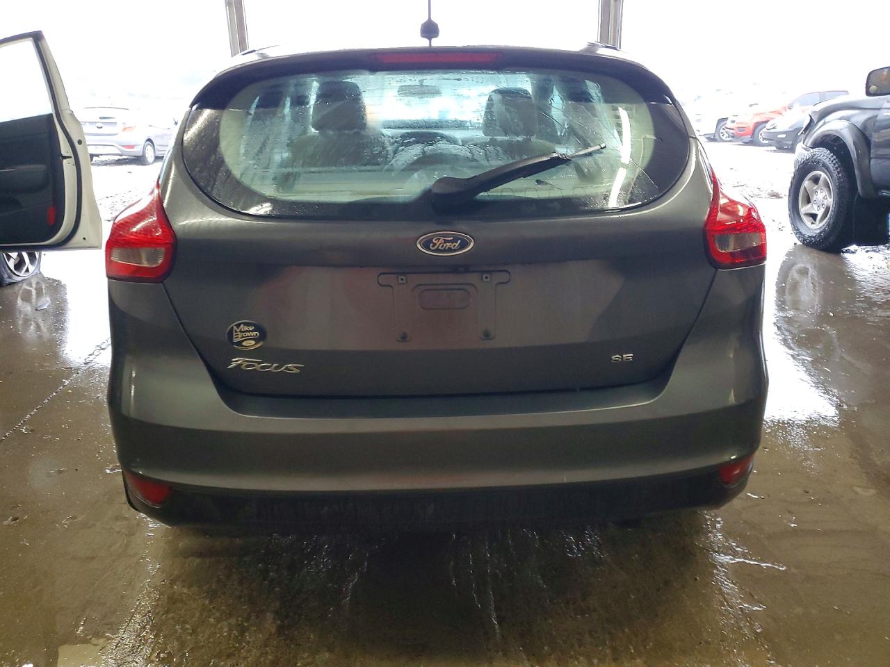 2017 FORD FOCUS SE photo 16