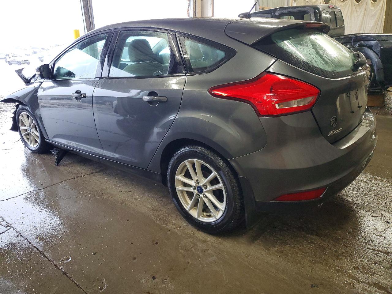 2017 FORD FOCUS SE photo 4