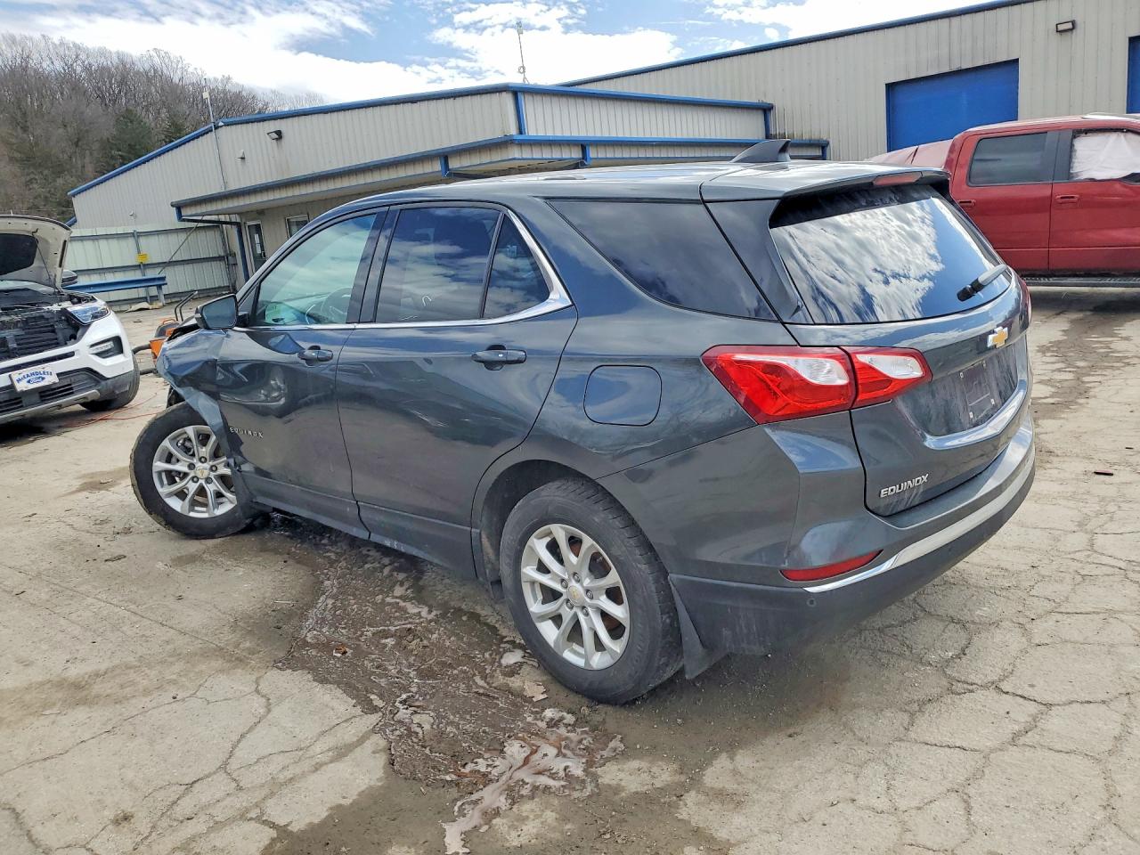 2018 CHEVROLET EQUINOX LT photo 2