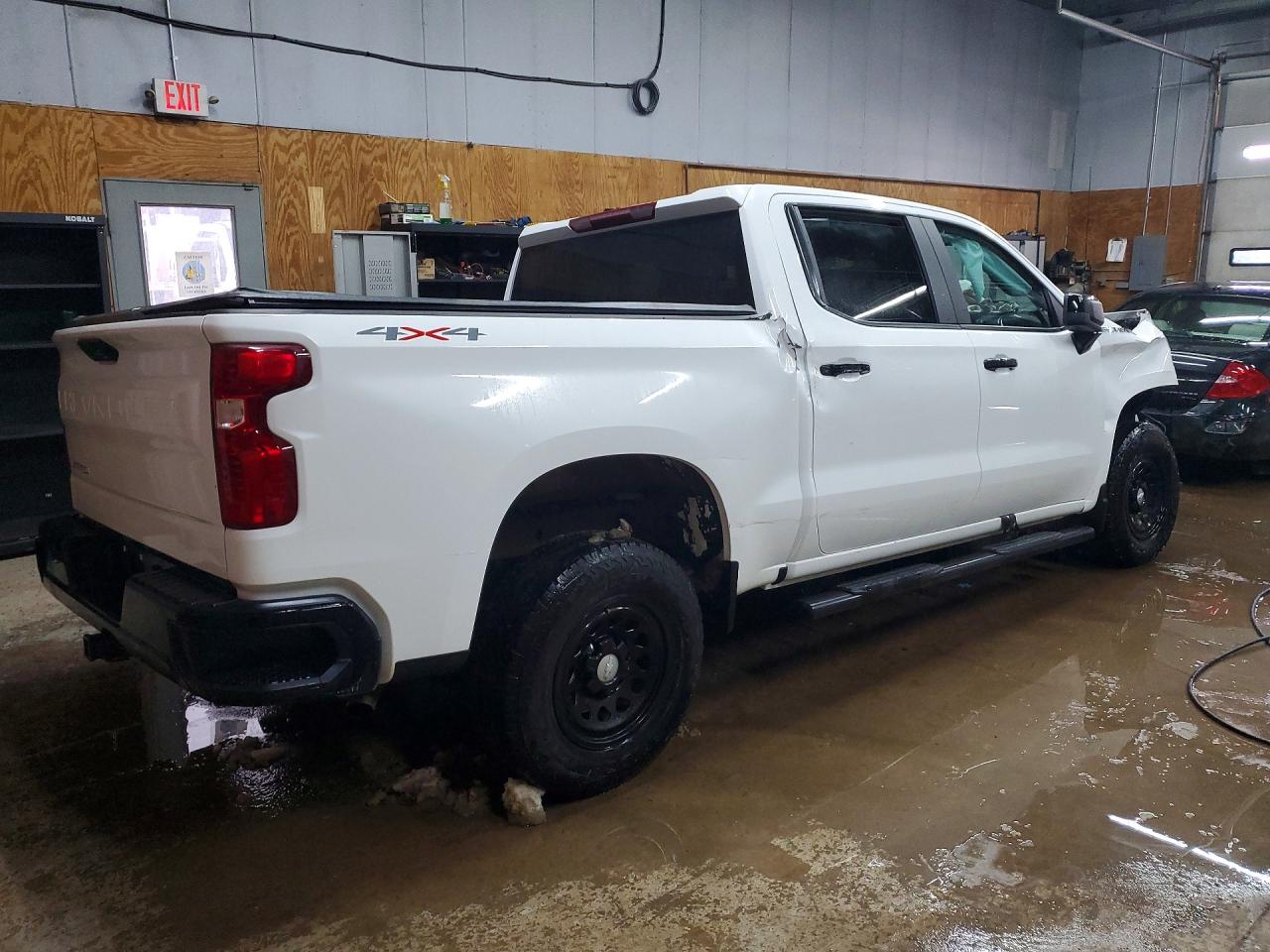 2025 CHEVROLET SILVERADO K1500 photo 3