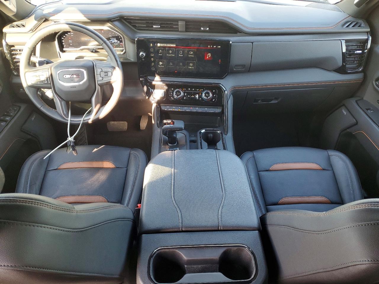 2025 GMC SIERRA K1500 AT4 photo 8