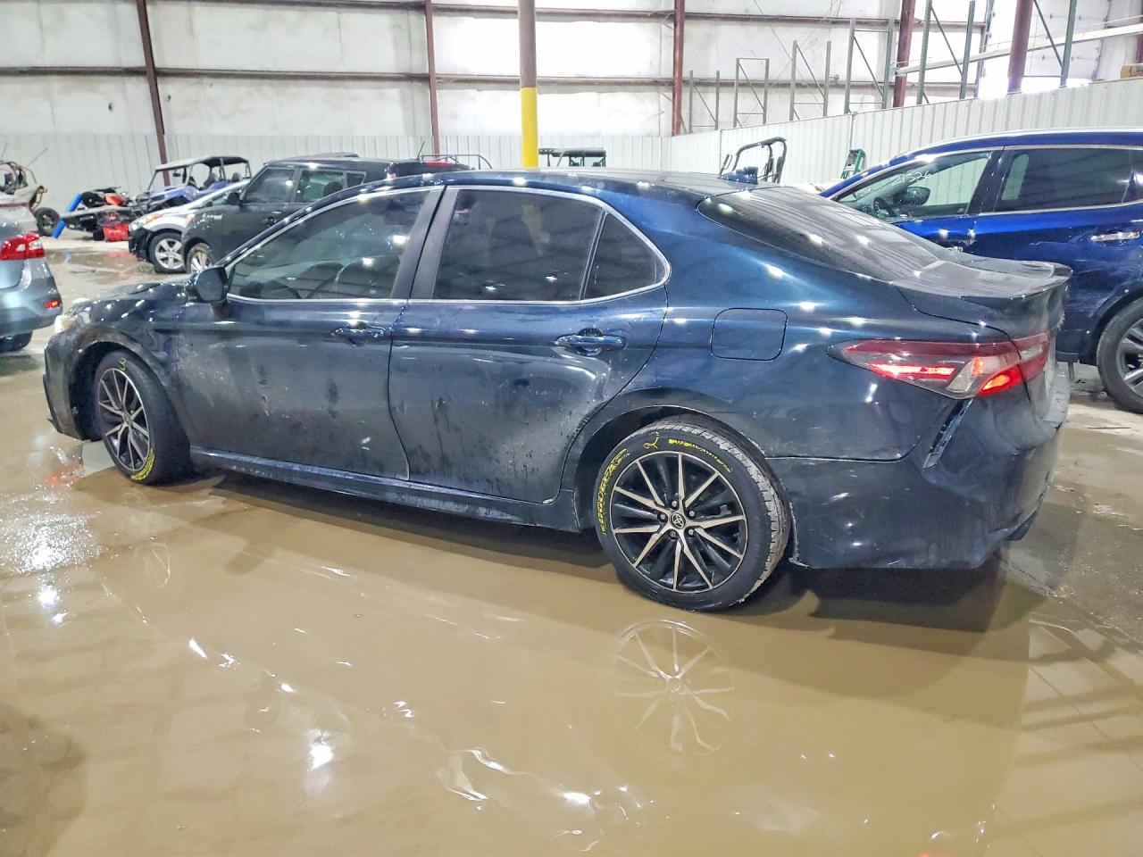 2021 TOYOTA CAMRY SE photo 2