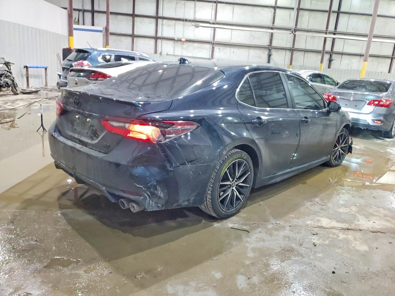 2021 TOYOTA CAMRY SE photo 3
