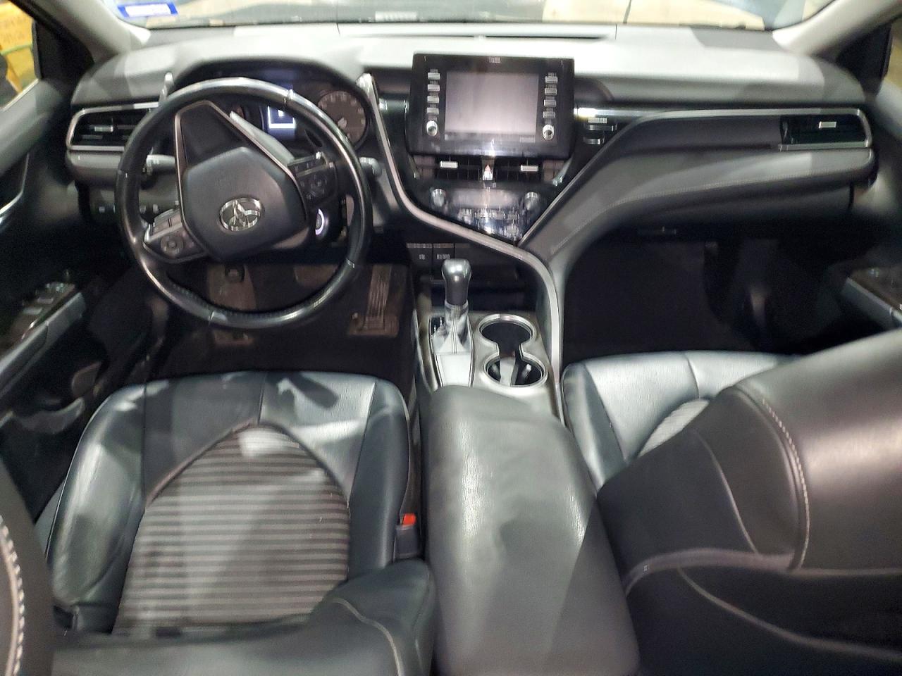 2021 TOYOTA CAMRY SE photo 8
