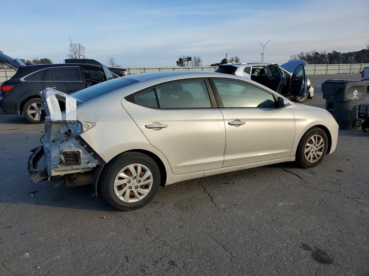 2019 HYUNDAI ELANTRA SE photo 5