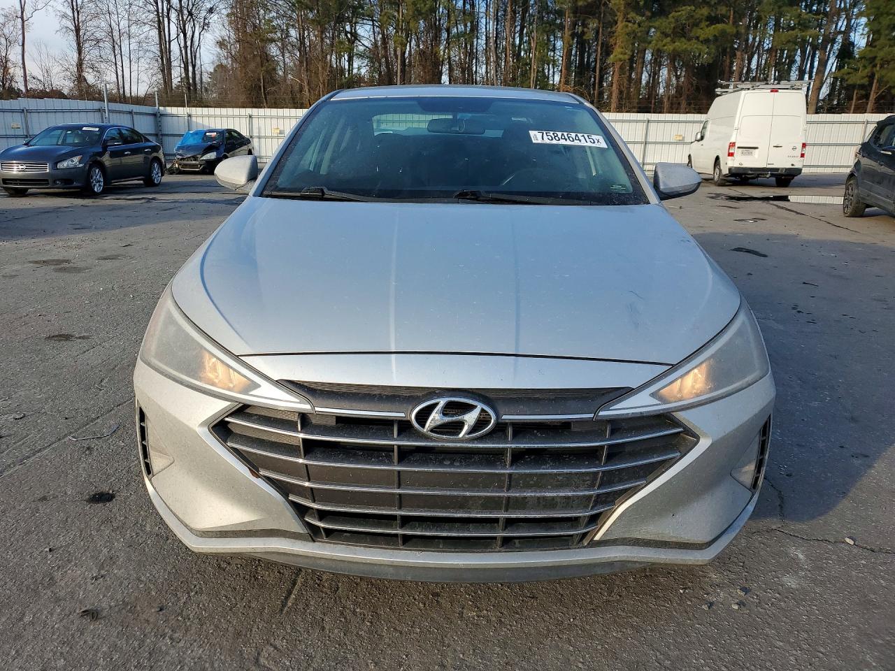 2019 HYUNDAI ELANTRA SE photo 9