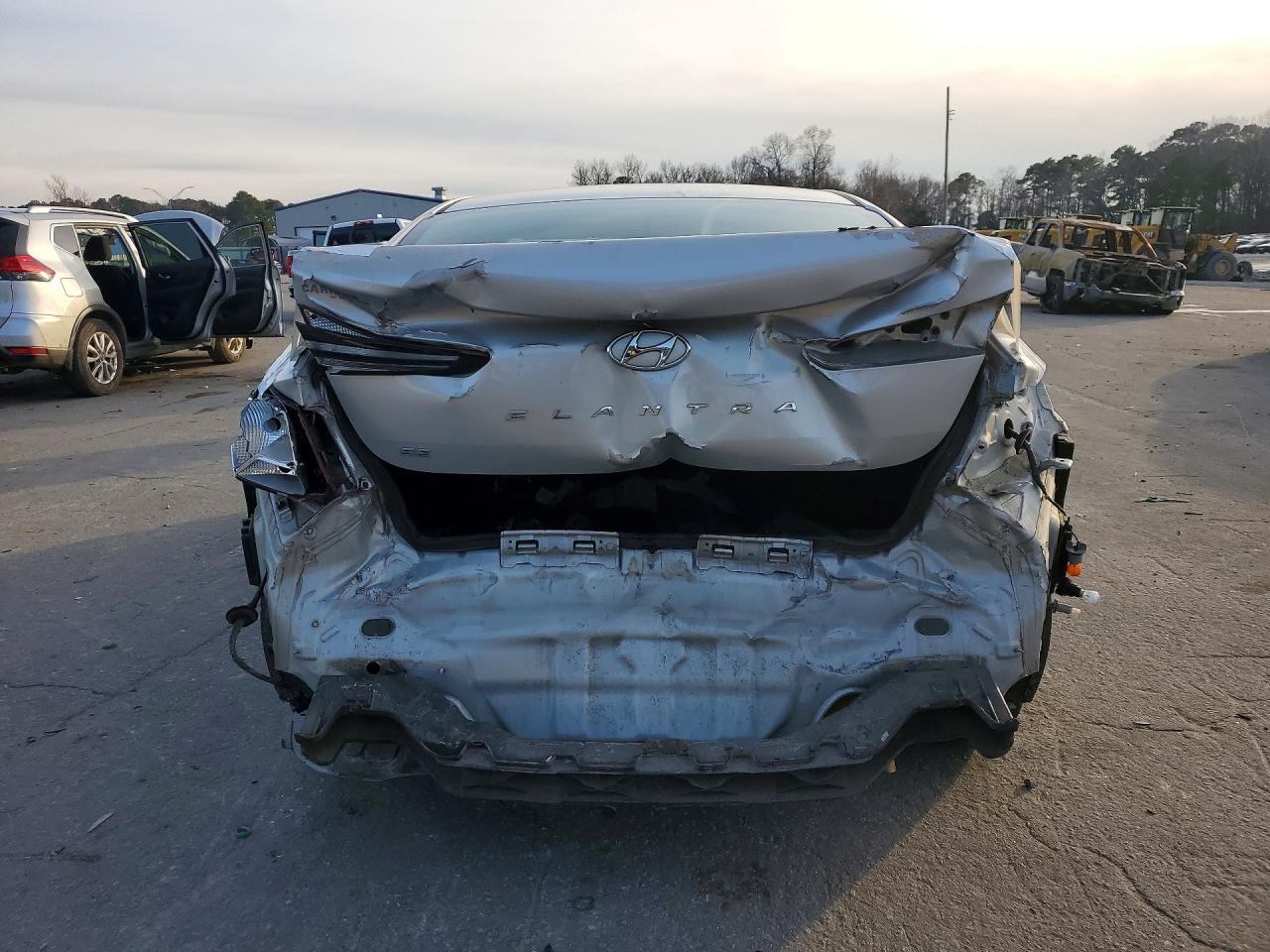 2019 HYUNDAI ELANTRA SE photo 11