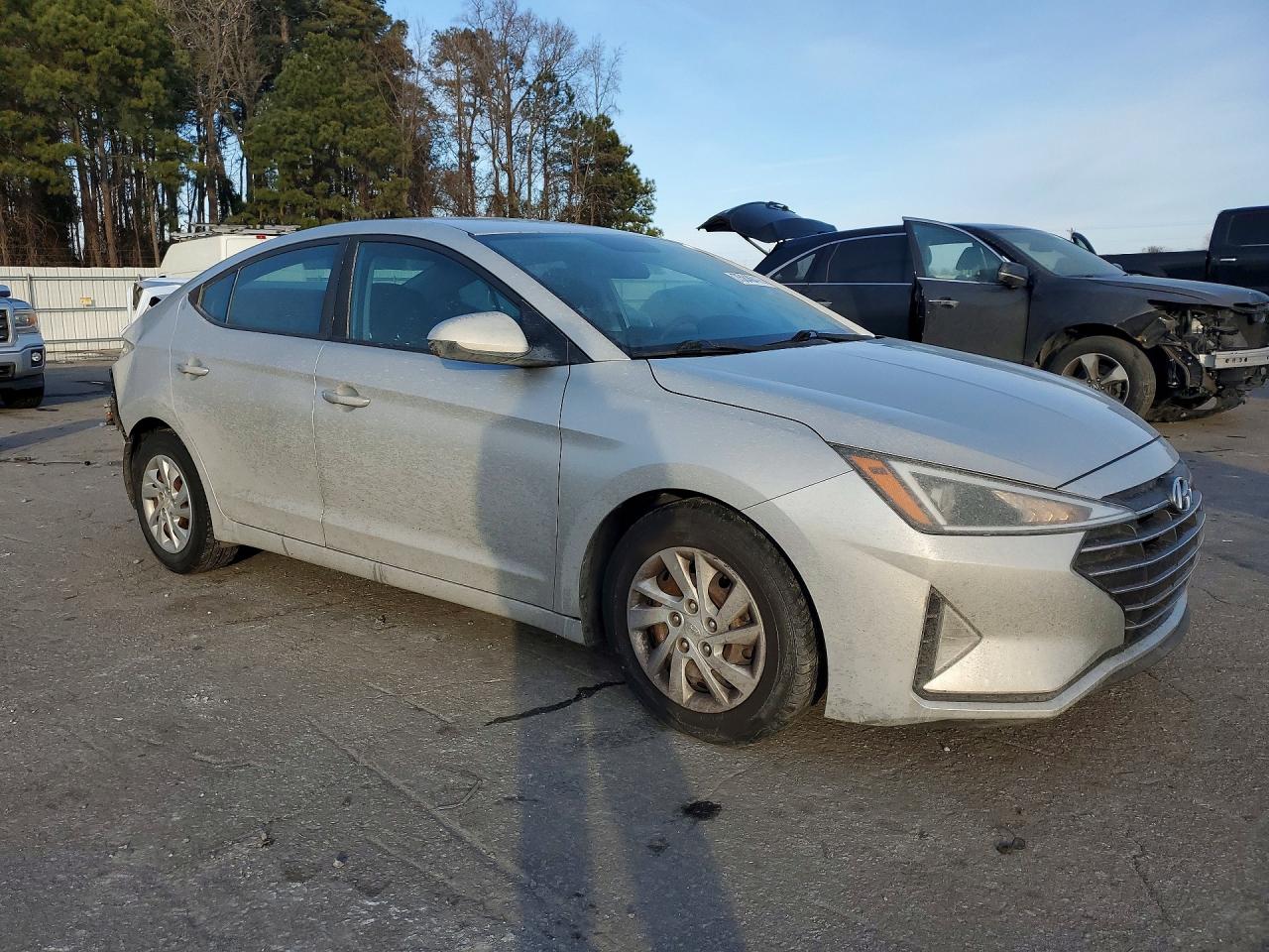 2019 HYUNDAI ELANTRA SE photo 7