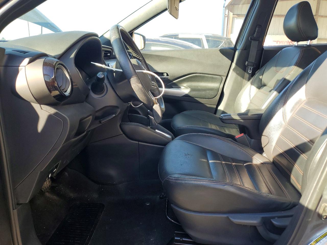2020 NISSAN KICKS SR photo 13