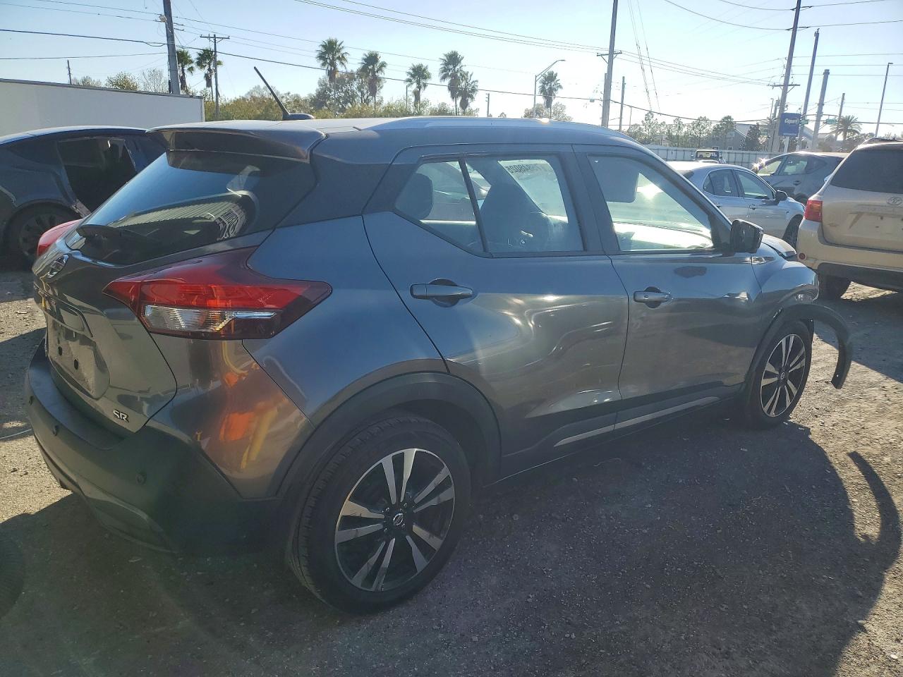 2020 NISSAN KICKS SR photo 5