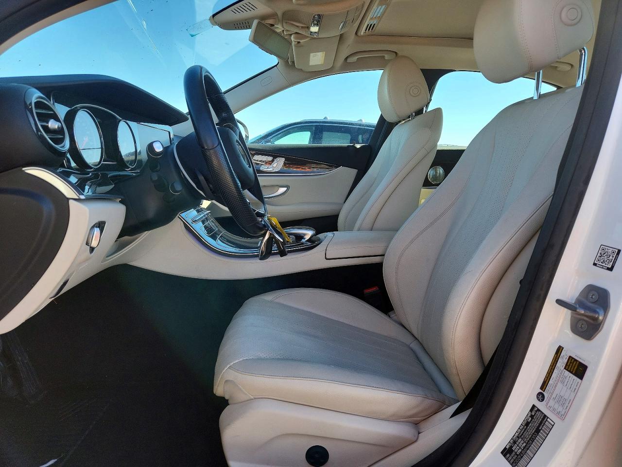 2017 MERCEDES-BENZ E 300 photo 19