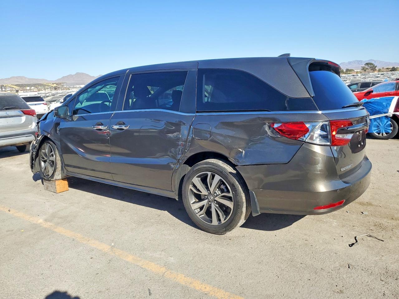 2023 HONDA ODYSSEY TOURING photo 4