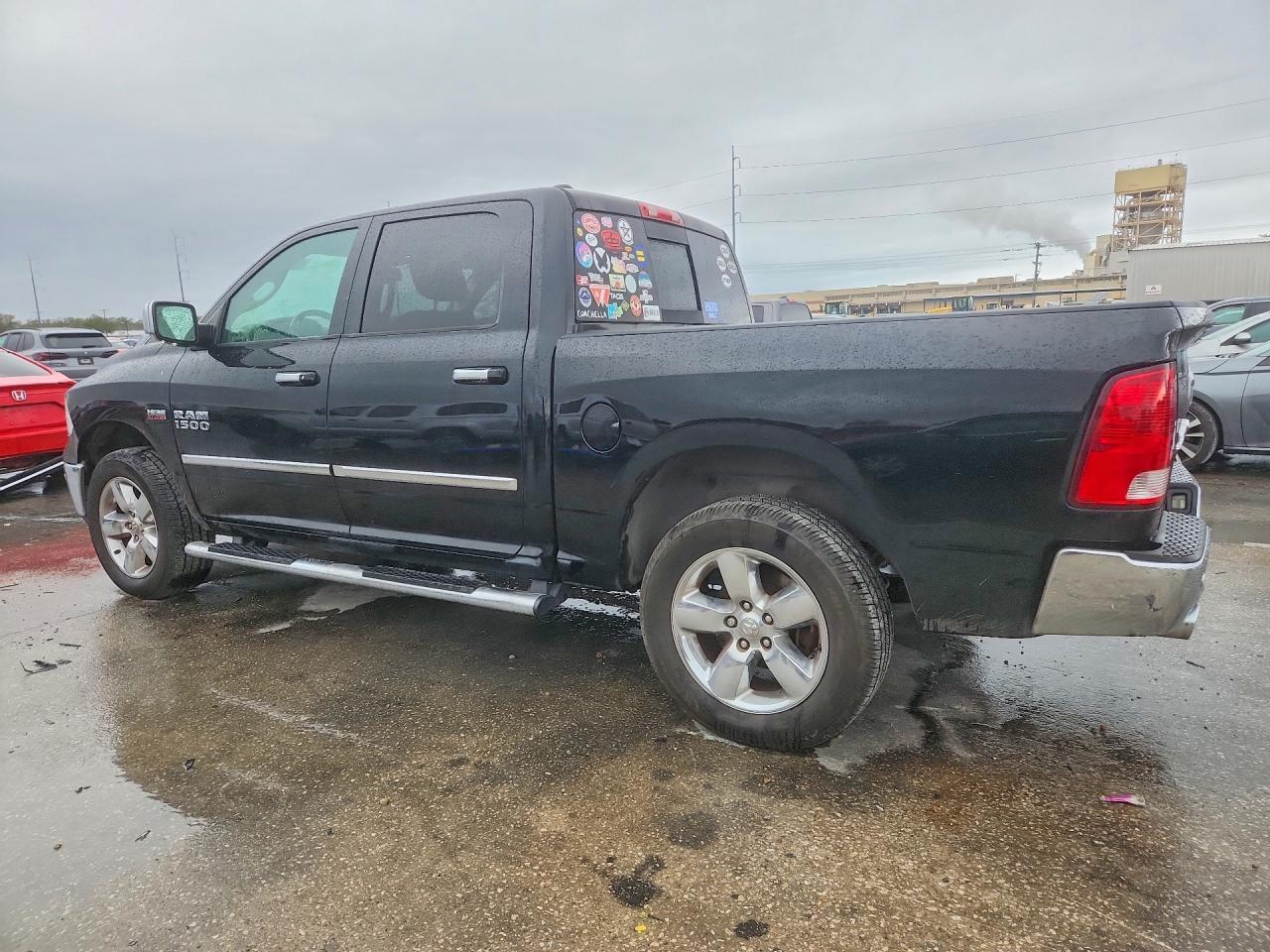 2014 RAM 1500 SLT photo 2