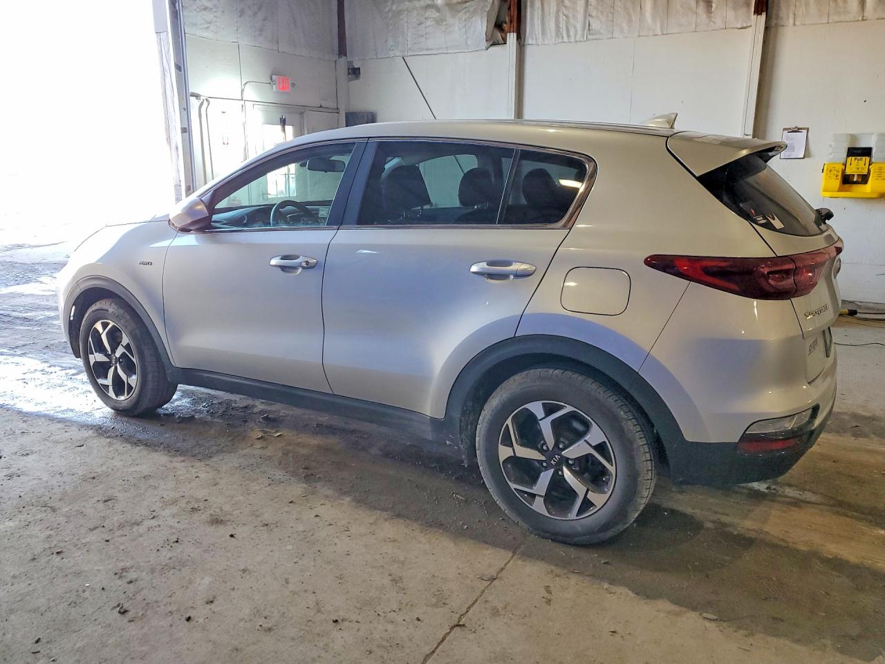 2020 KIA SPORTAGE LX photo 2