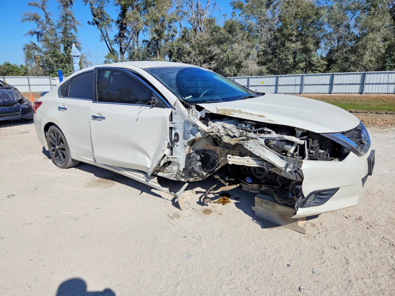 2017 NISSAN ALTIMA 2.5 SR photo 4