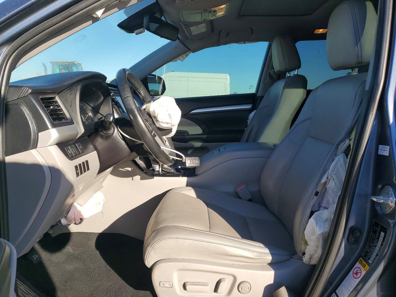 2019 TOYOTA HIGHLANDER SE photo 7