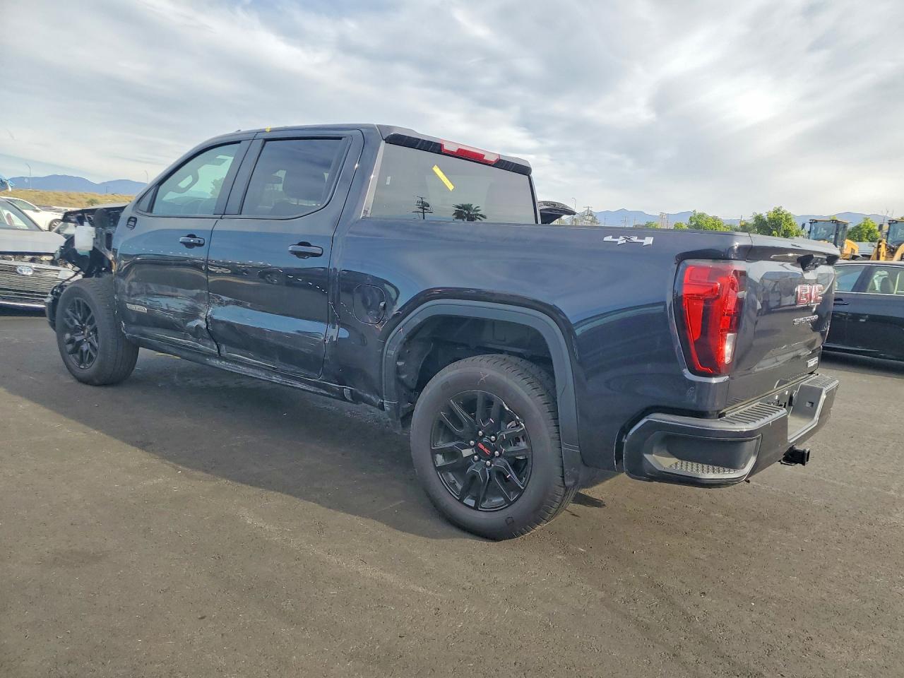 2025 GMC SIERRA K1500 ELEVATION-L photo 4