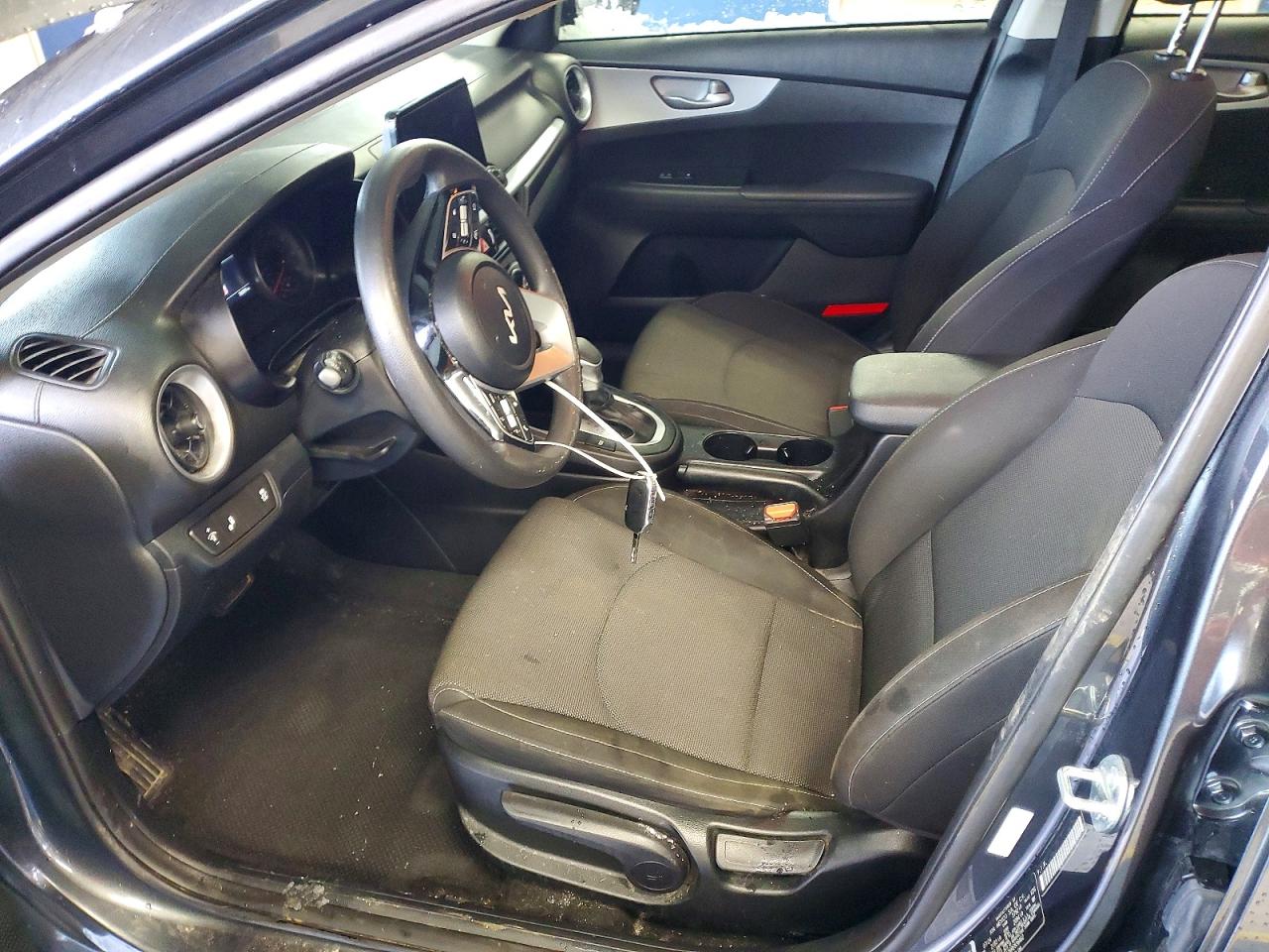 2024 KIA FORTE LXS photo 7