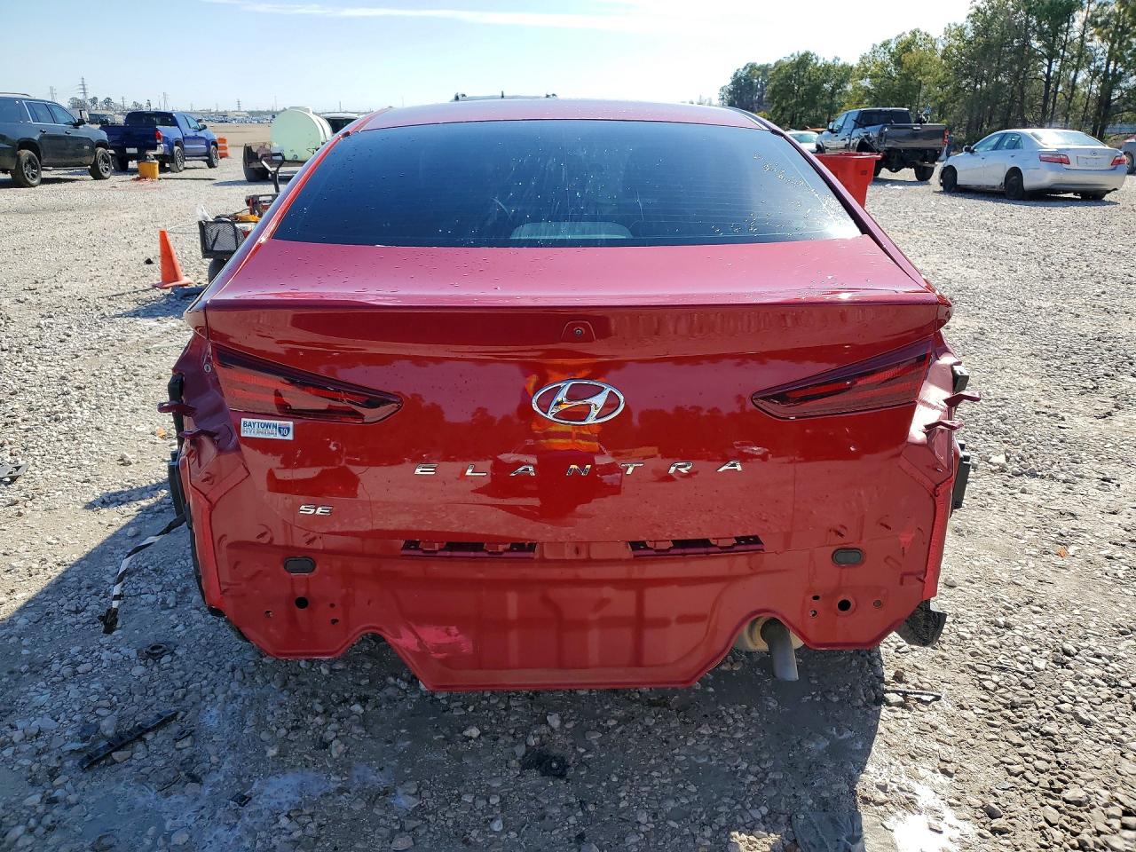 2019 HYUNDAI ELANTRA SE photo 6