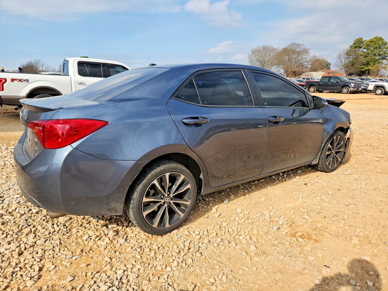 2017 TOYOTA COROLLA L photo 5
