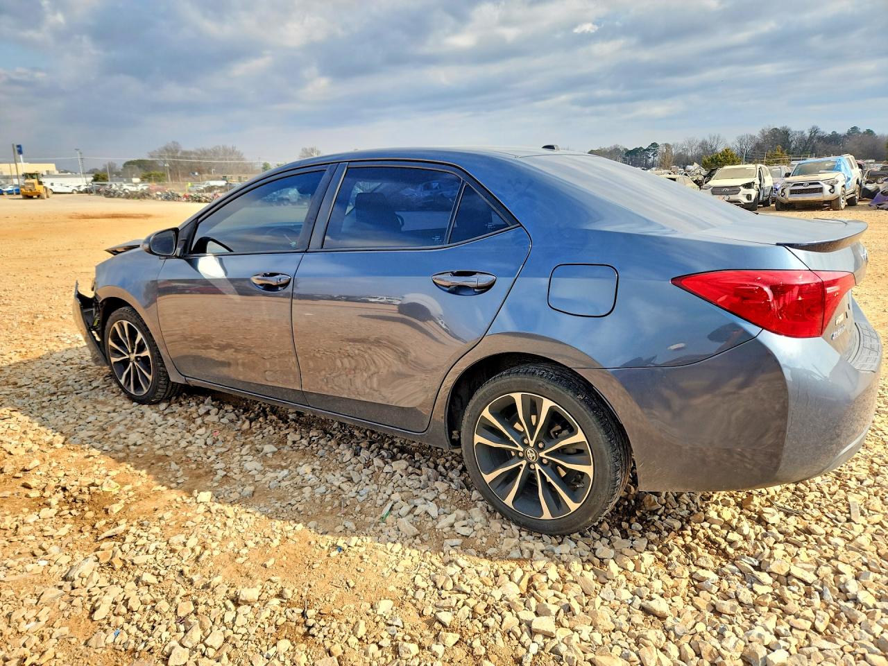 2017 TOYOTA COROLLA L photo 3