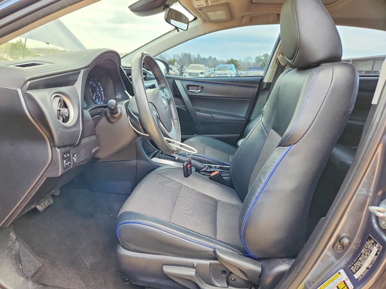 2017 TOYOTA COROLLA L photo 13