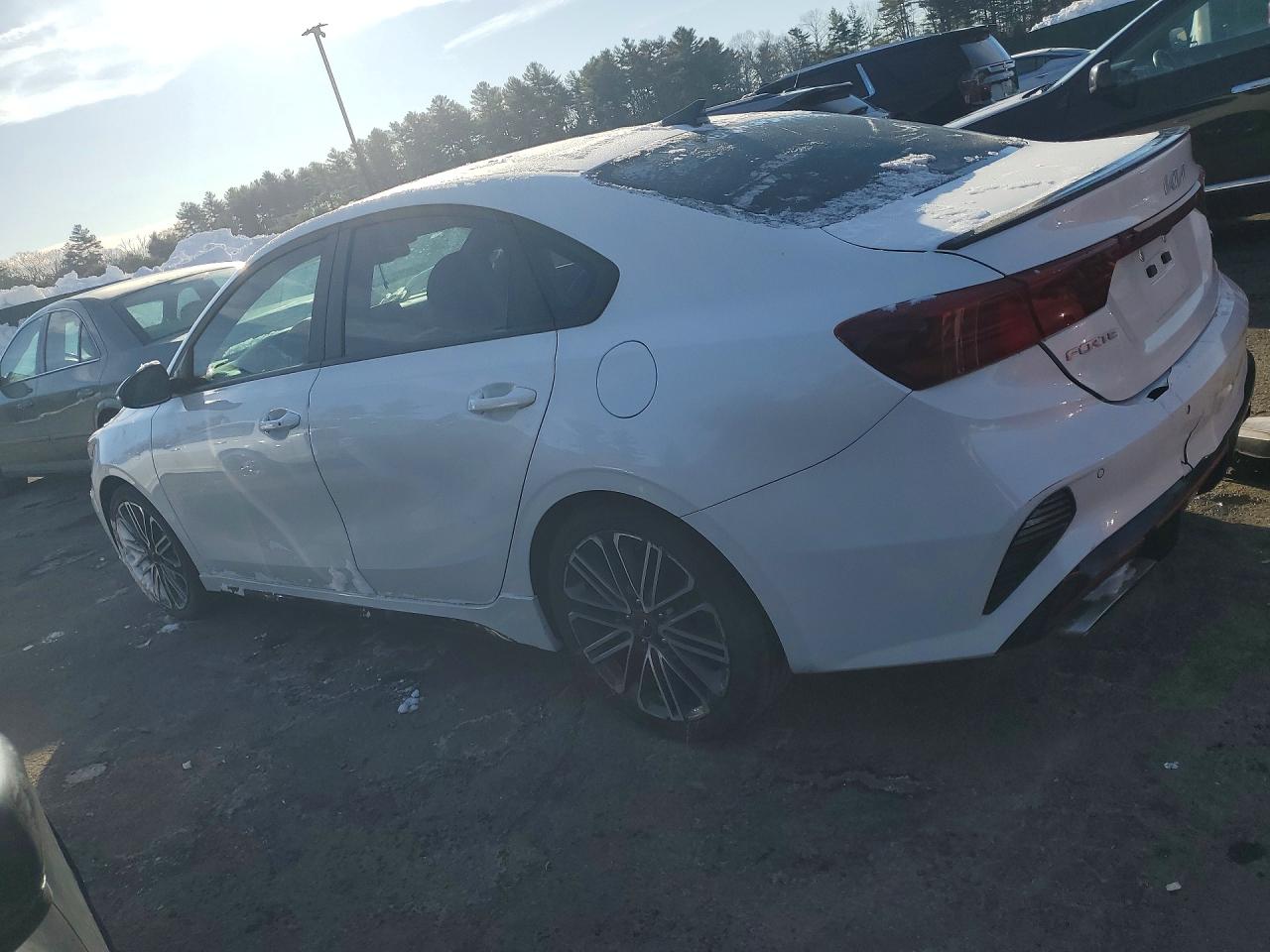 2023 KIA FORTE GT photo 4