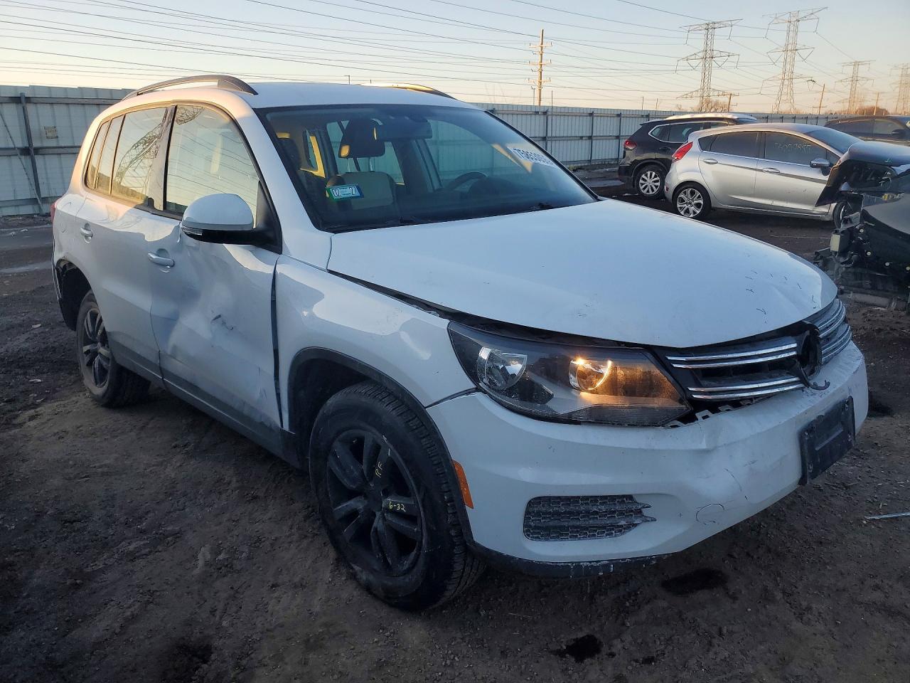 2017 VOLKSWAGEN TIGUAN S photo 4