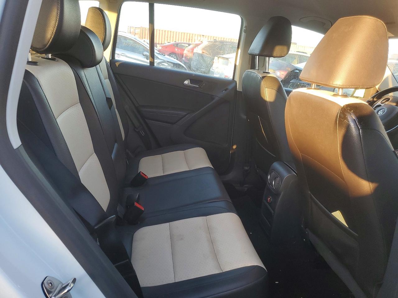 2017 VOLKSWAGEN TIGUAN S photo 10