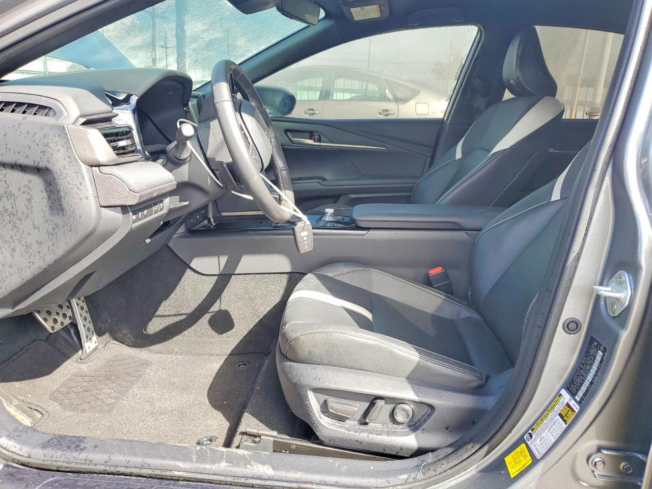 2025 TOYOTA CAMRY XSE photo 7