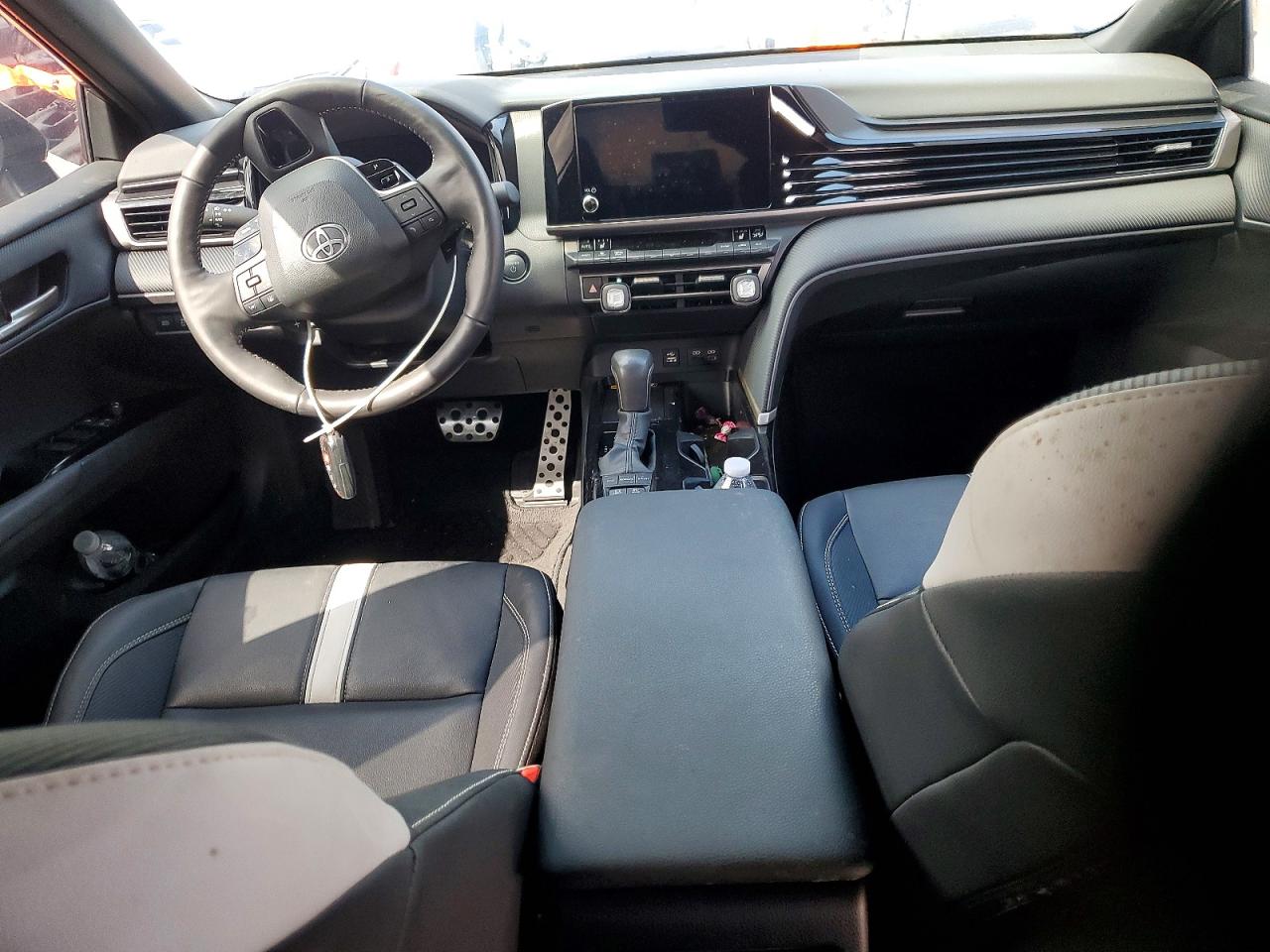 2025 TOYOTA CAMRY XSE photo 8