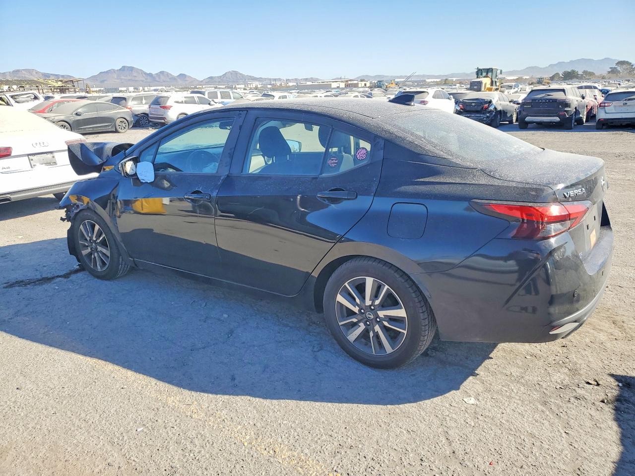 2021 NISSAN VERSA SV photo 4