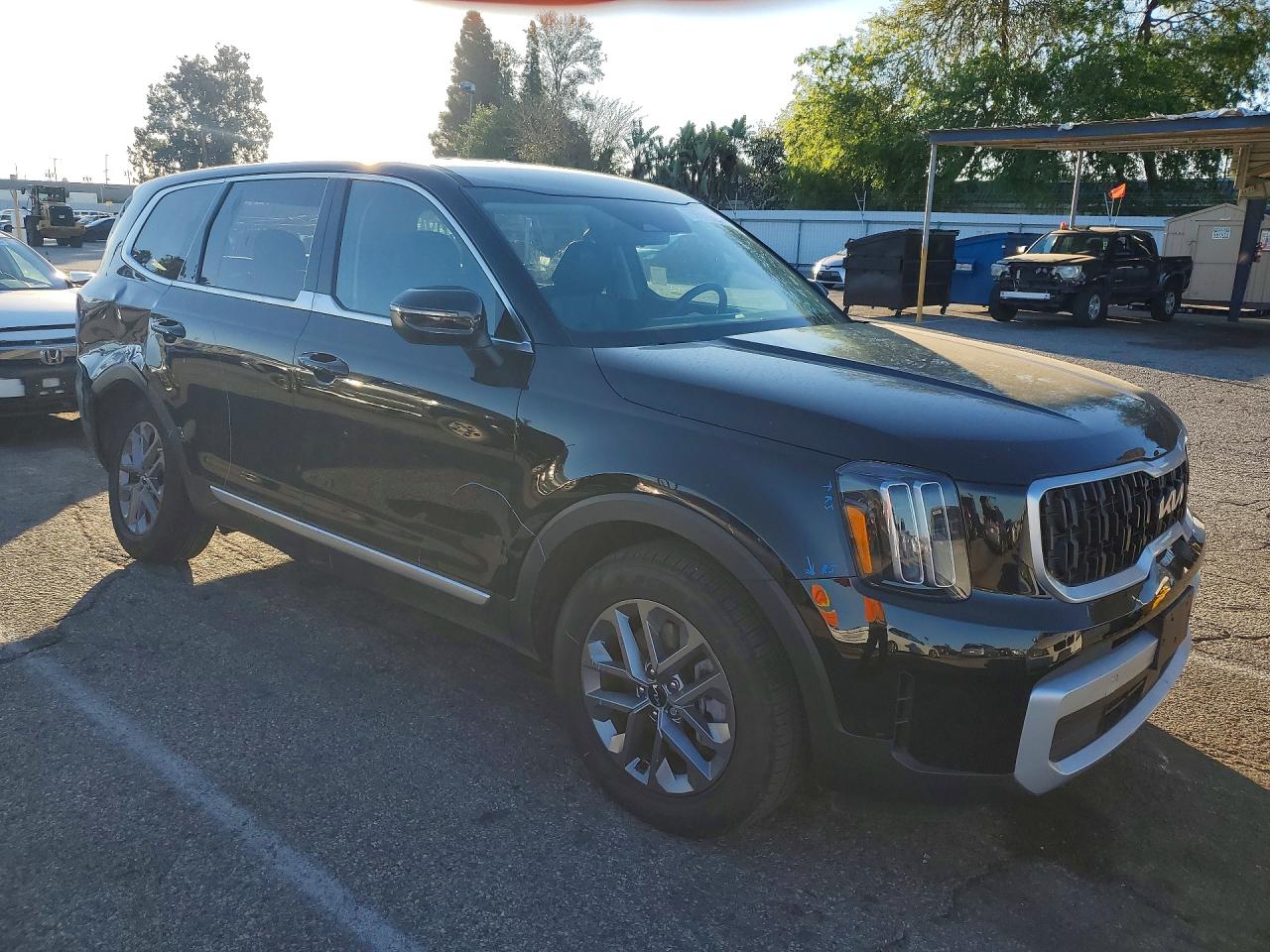 2025 KIA TELLURIDE LX photo 4