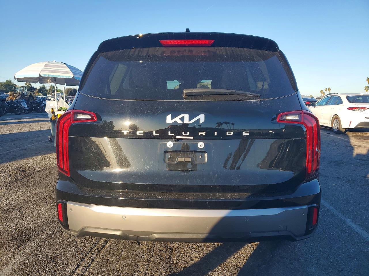 2025 KIA TELLURIDE LX photo 6